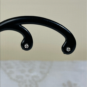 PL 900 flower earrings with 0.05 ct diamond